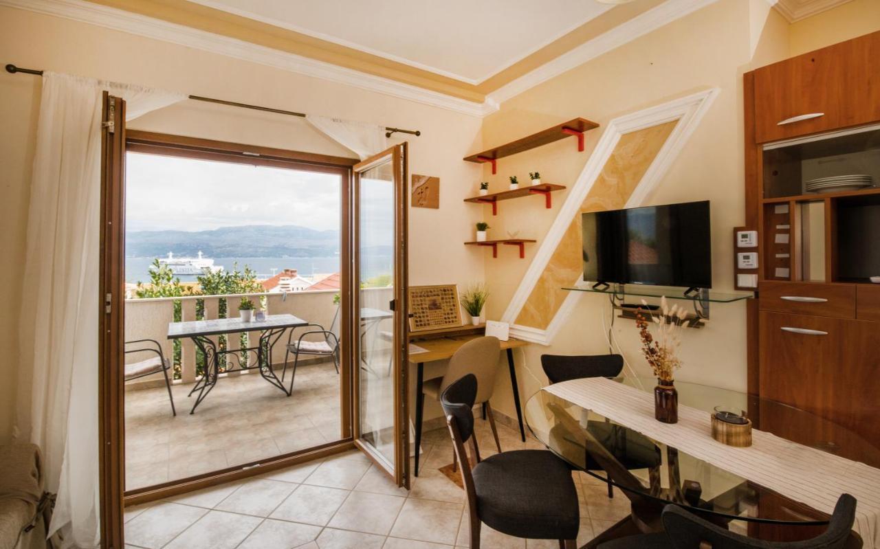 Apartman Mediterraneo Supetar Exterior foto